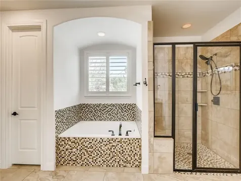 215 Woodlands Court Lakeway TX 78738