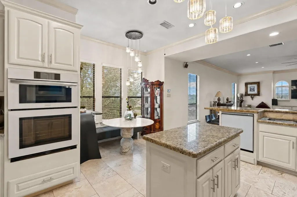 5138 Mansfield View Court Austin TX 78732