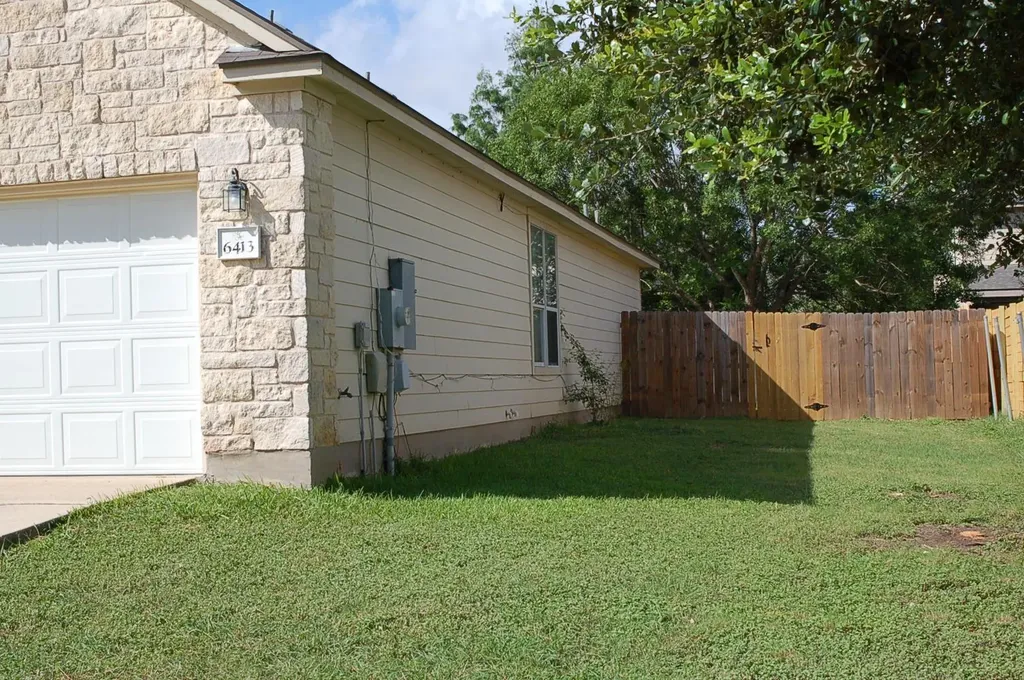 6413 Baythorne Drive Austin TX 78747