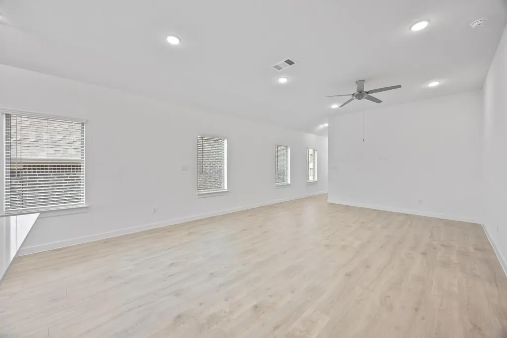 186 Hornet Street Elgin TX 78621