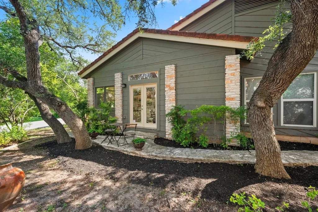 102 Crescent Bluff Lakeway TX 78734