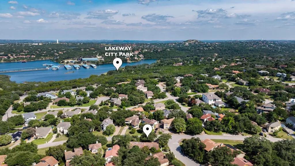 102 Crescent Bluff Lakeway TX 78734