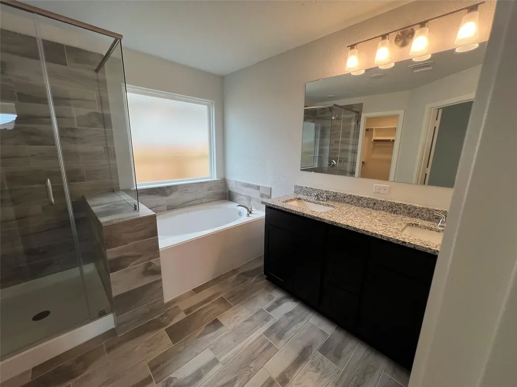 240 Gus Loop Georgetown TX 78626