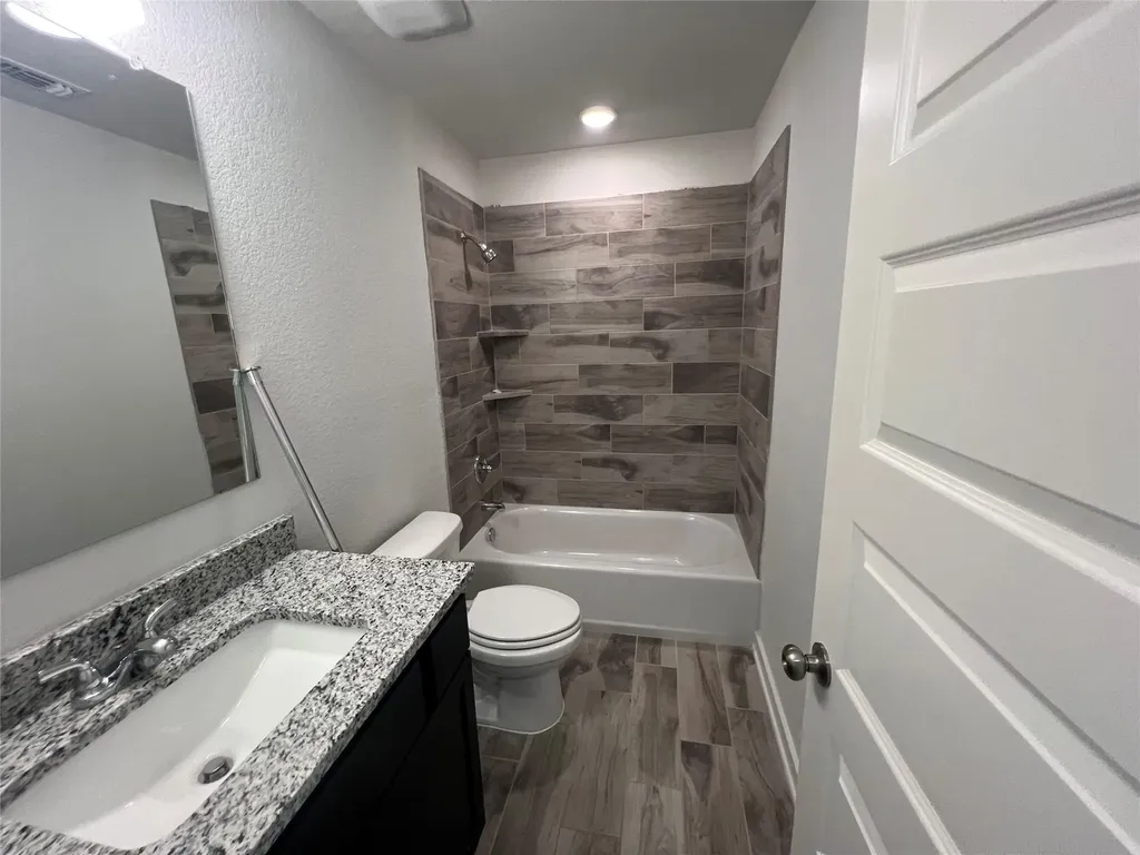 240 Gus Loop Georgetown TX 78626