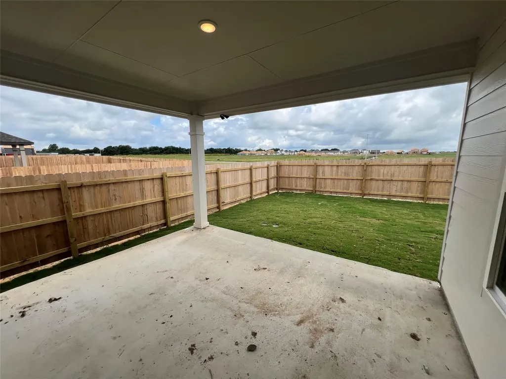 240 Gus Loop Georgetown TX 78626