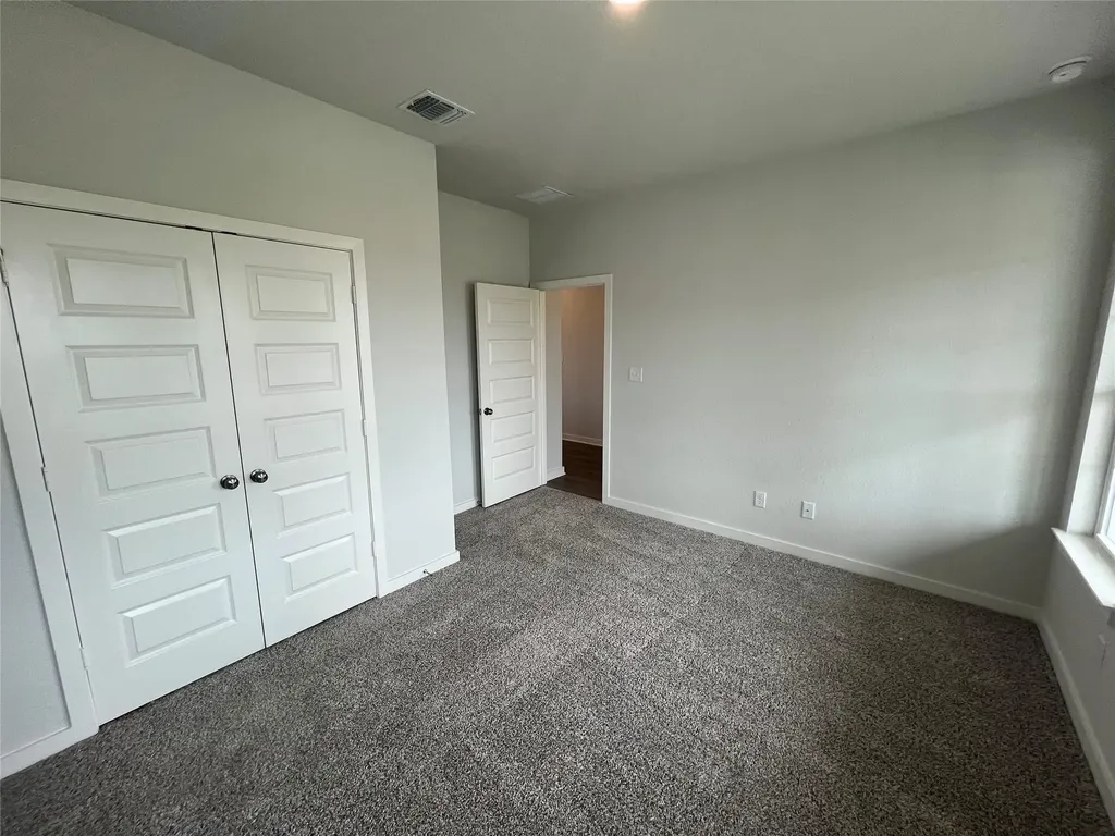 240 Gus Loop Georgetown TX 78626