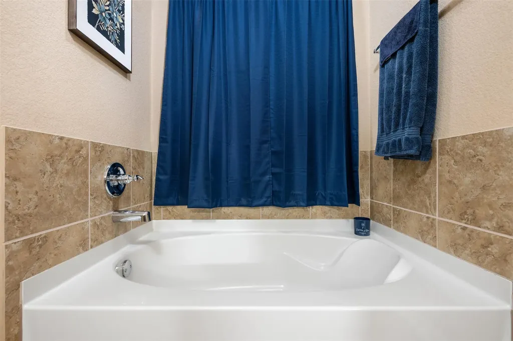 4196 Woodhaven Trail Round Rock TX 78665