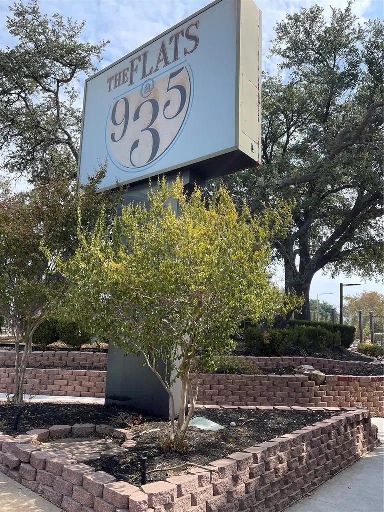935 La Posada Drive Austin TX 78752