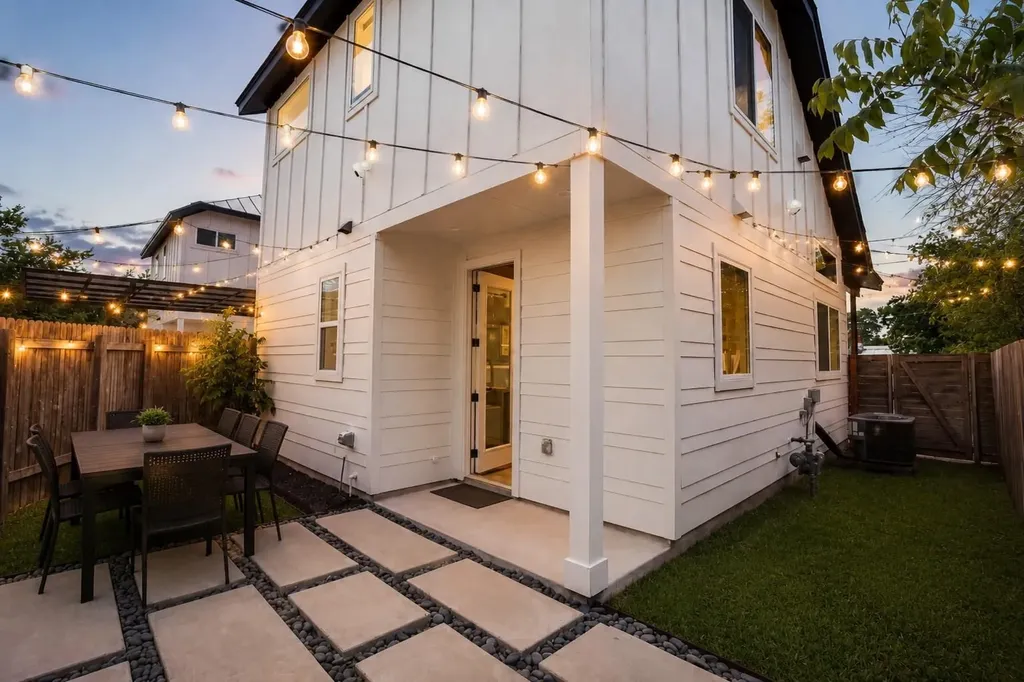 1123 Omega Avenue Austin TX 78721