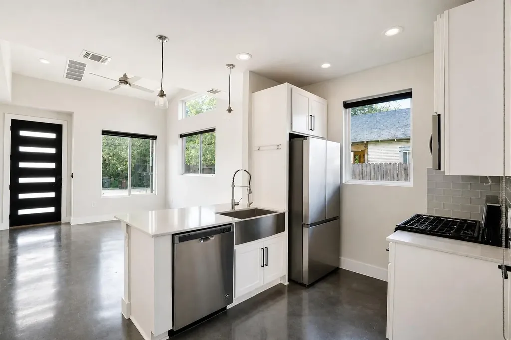 1123 Omega Avenue Austin TX 78721