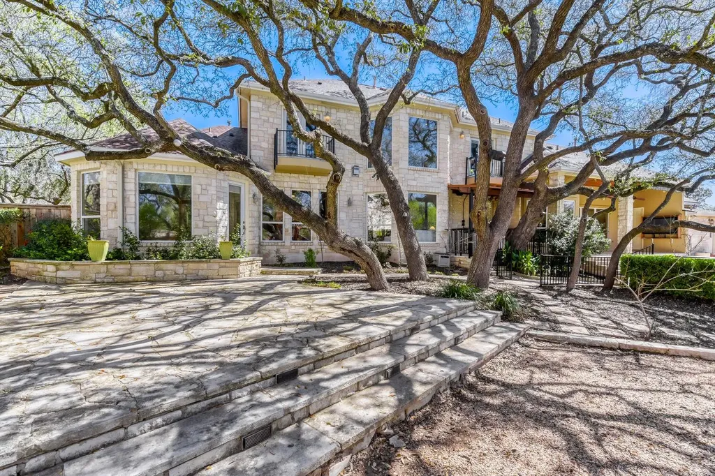 3704 Kenora Court Austin TX 78738