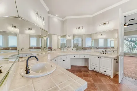 3704 Kenora Court Austin TX 78738