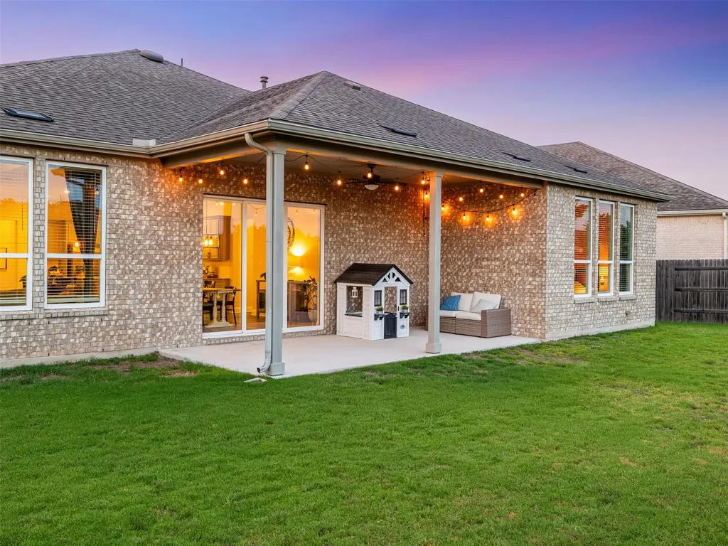 571 Climbing Rock Loop Dripping Springs TX 78620