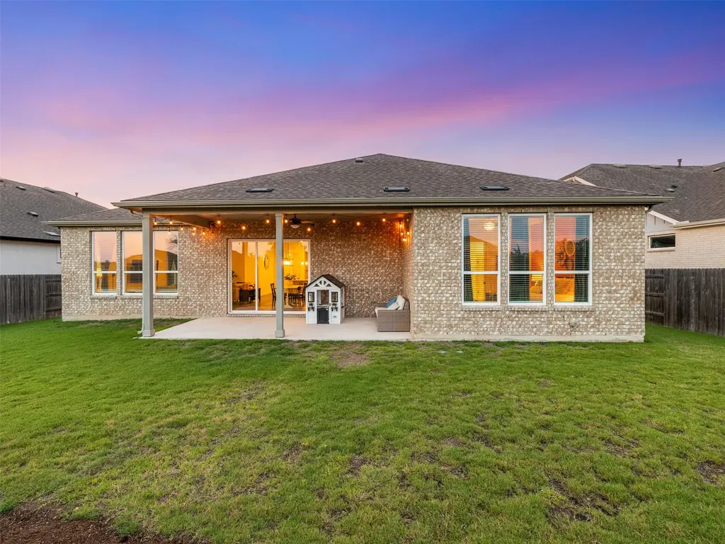 571 Climbing Rock Loop Dripping Springs TX 78620