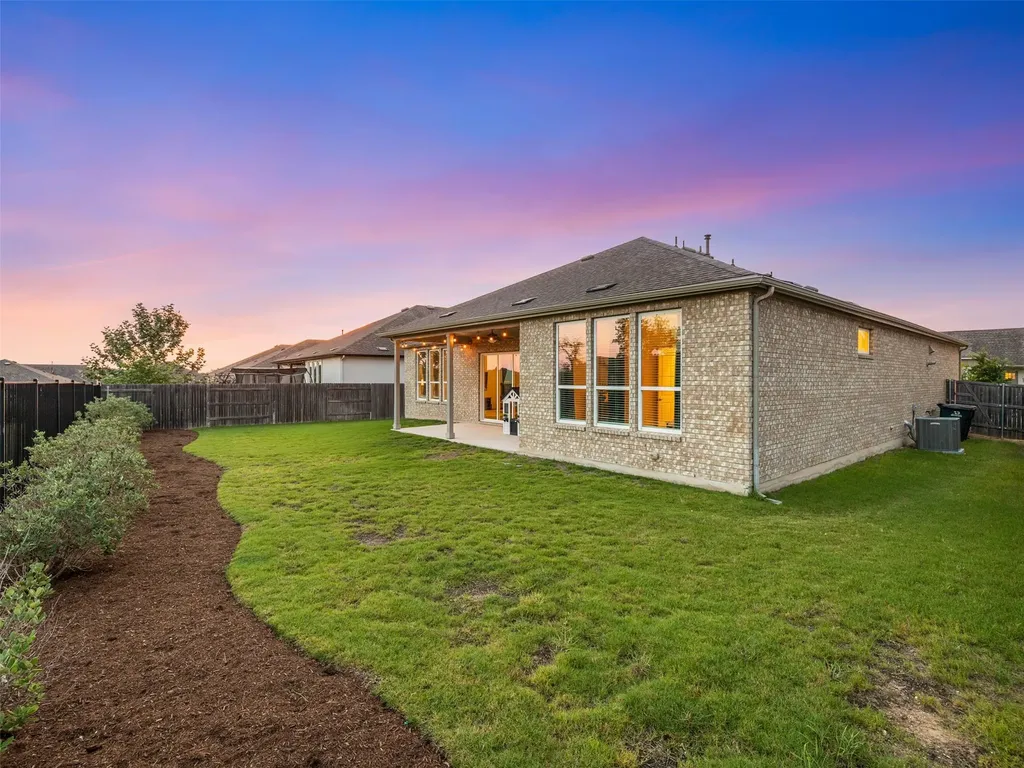 571 Climbing Rock Loop Dripping Springs TX 78620