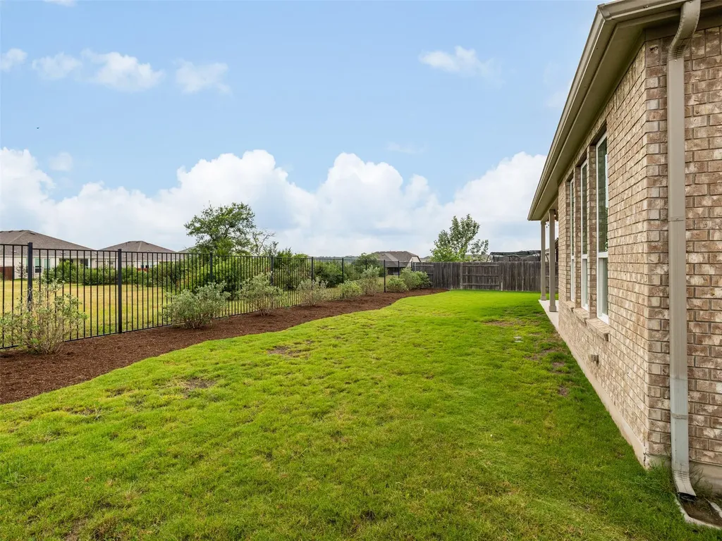 571 Climbing Rock Loop Dripping Springs TX 78620