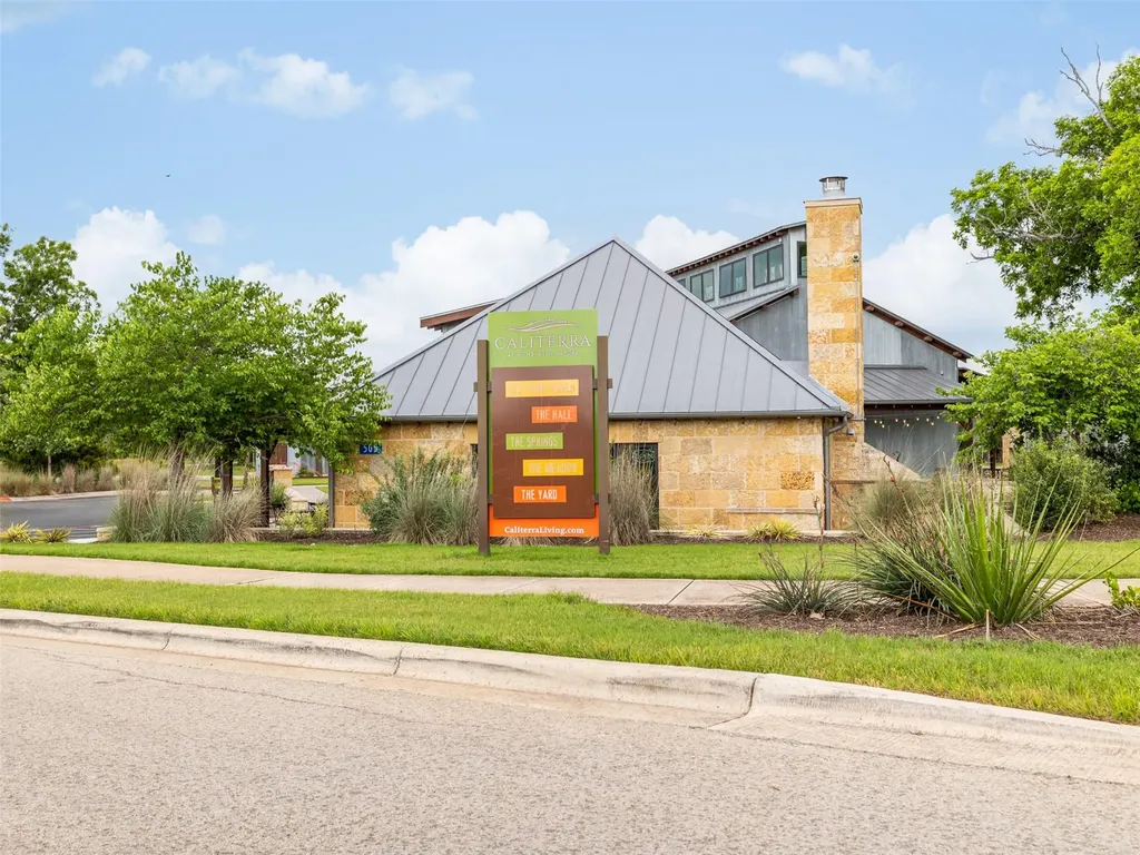 571 Climbing Rock Loop Dripping Springs TX 78620
