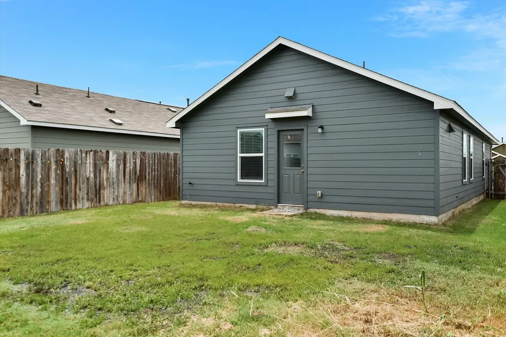 13616 Knights Branch Drive Elgin TX 78621