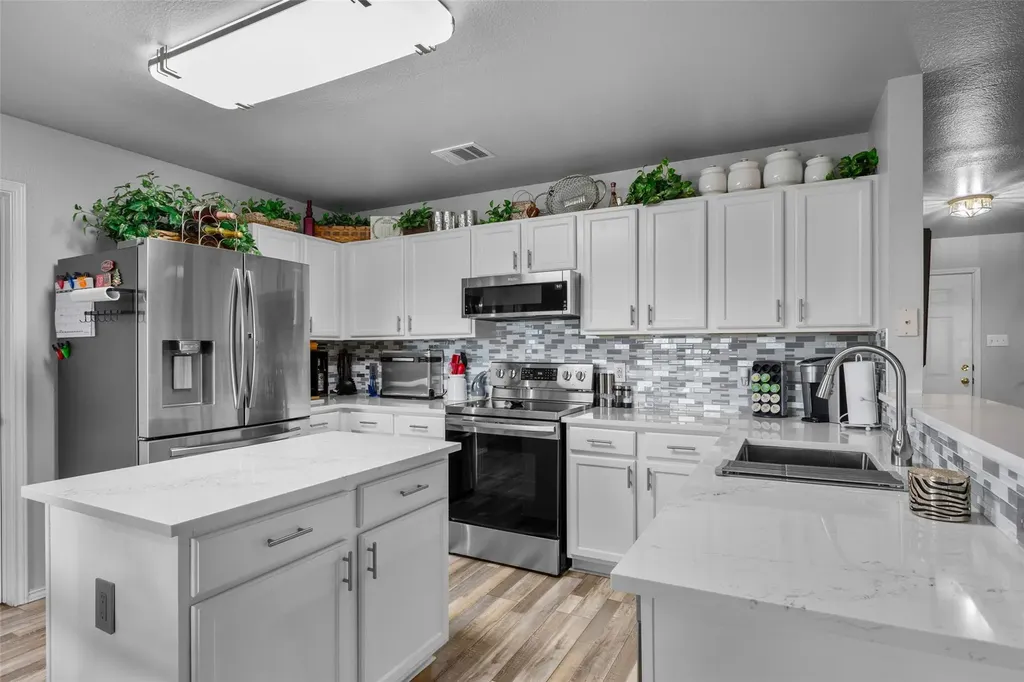 951 Brandi Circle Kyle TX 78640