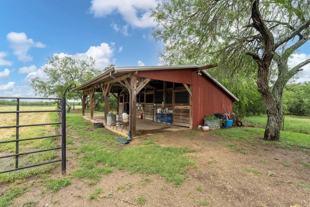 6546 Fm 1854 Dale TX 78616
