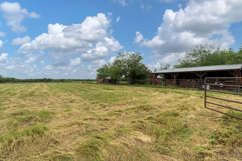 6546 Fm 1854 Dale TX 78616