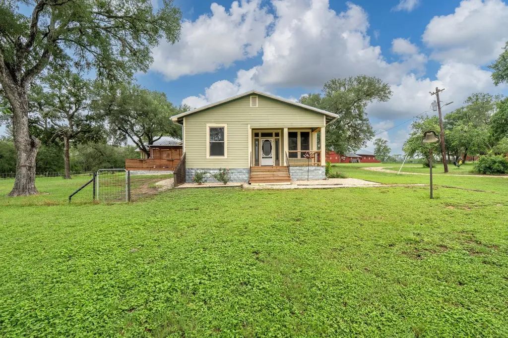 6546 Fm 1854 Dale TX 78616