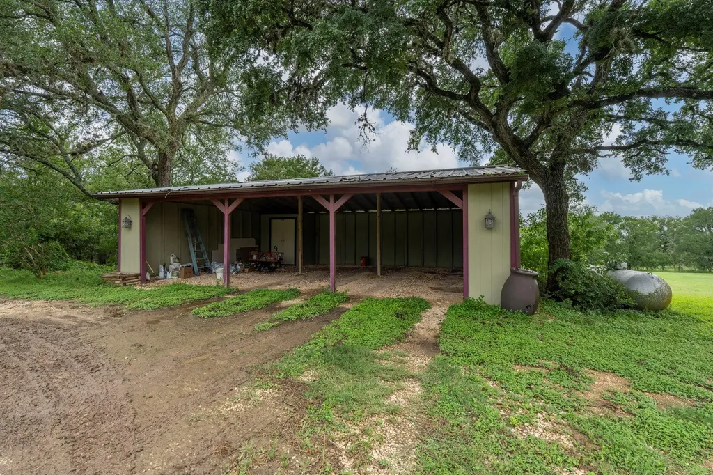 6546 Fm 1854 Dale TX 78616