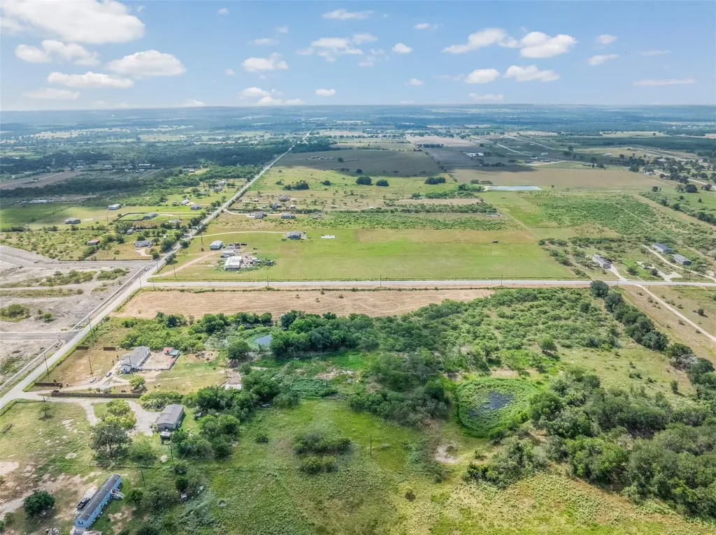 6399 Taylorsville Road Dale TX 78616