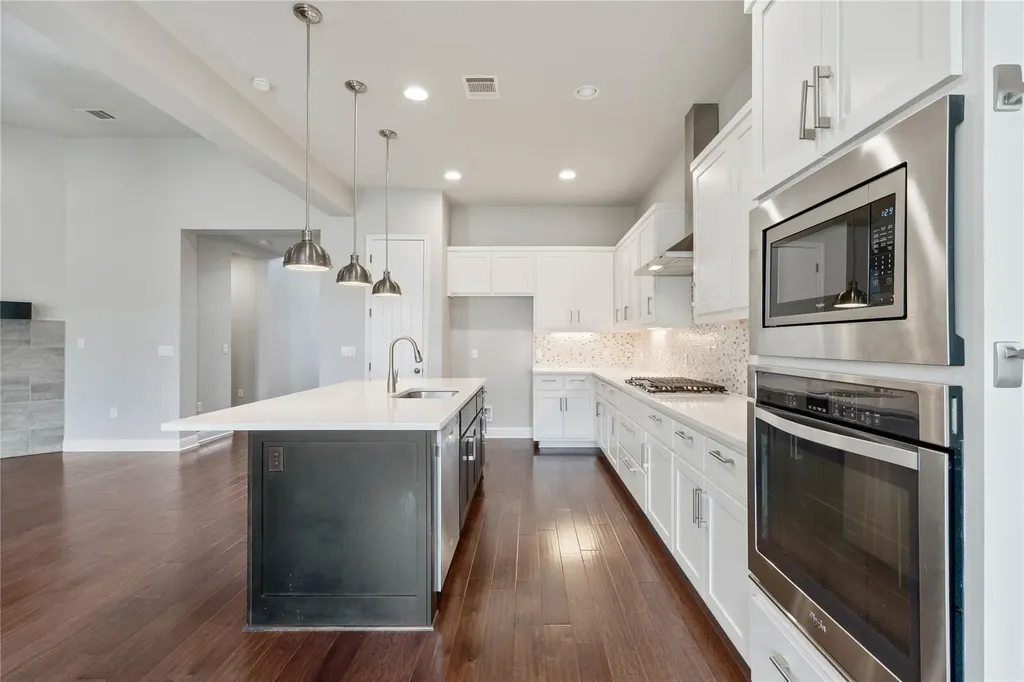 5009 Mandevilla Drive Austin TX 78739