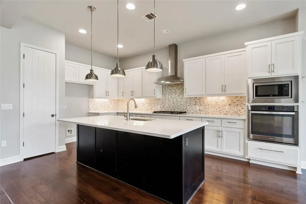 5009 Mandevilla Drive Austin TX 78739