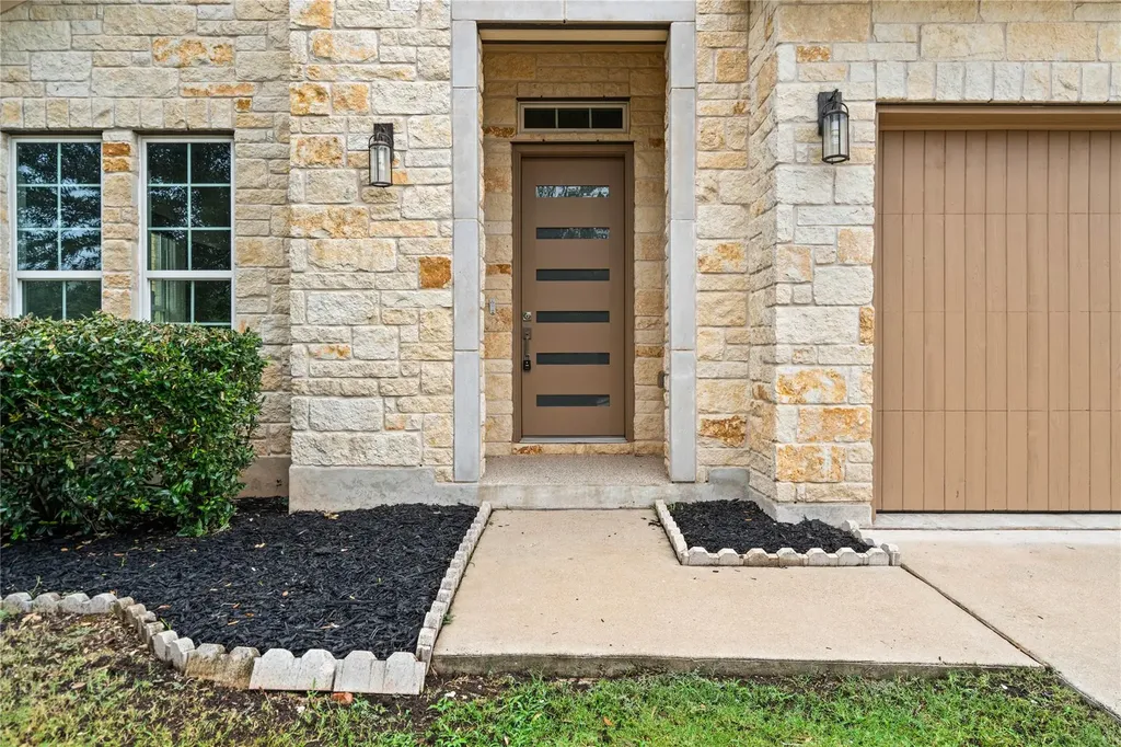 5009 Mandevilla Drive Austin TX 78739