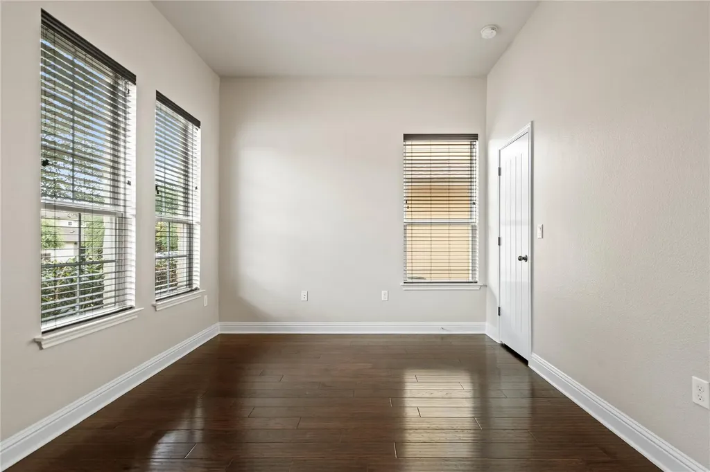5009 Mandevilla Drive Austin TX 78739