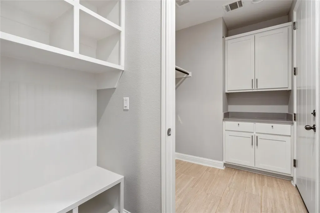 5009 Mandevilla Drive Austin TX 78739