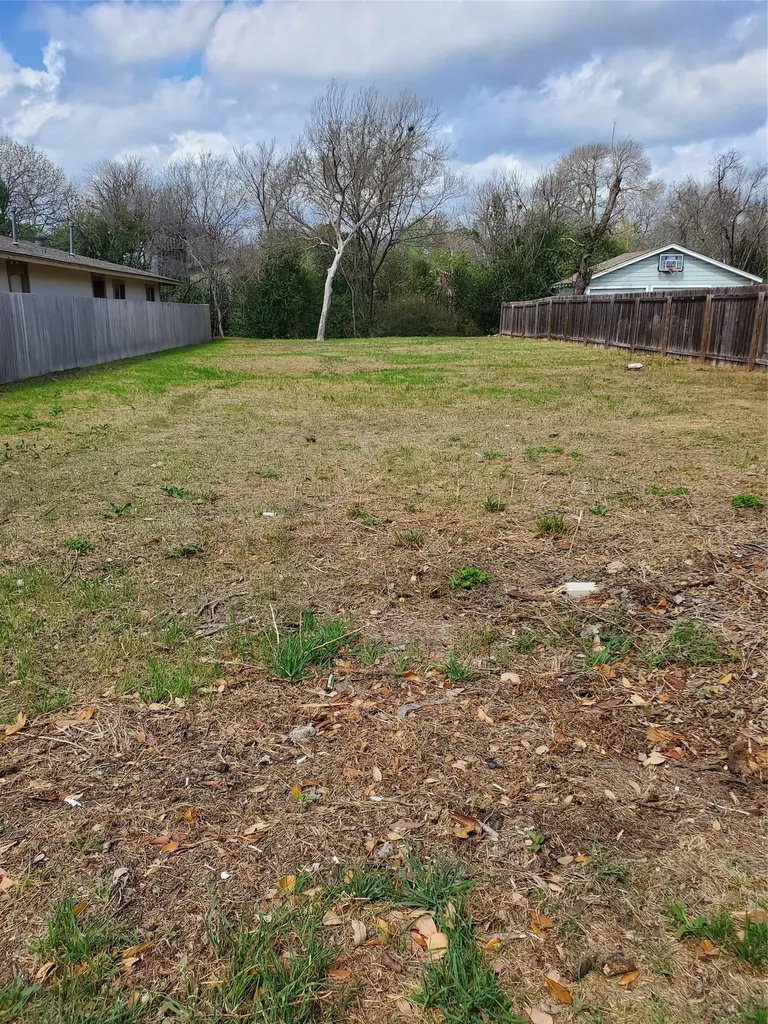 5606 1/2 Joe Sayers Avenue Austin TX 78756