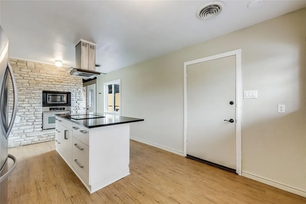 5405 Country Club Drive Lago Vista TX 78645