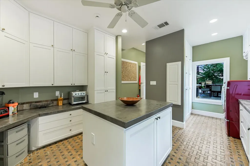 206 Las Lomas Drive West Lake Hills TX 78746