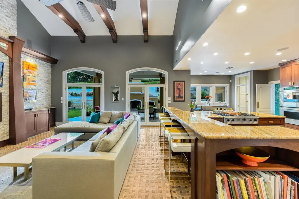 206 Las Lomas Drive West Lake Hills TX 78746