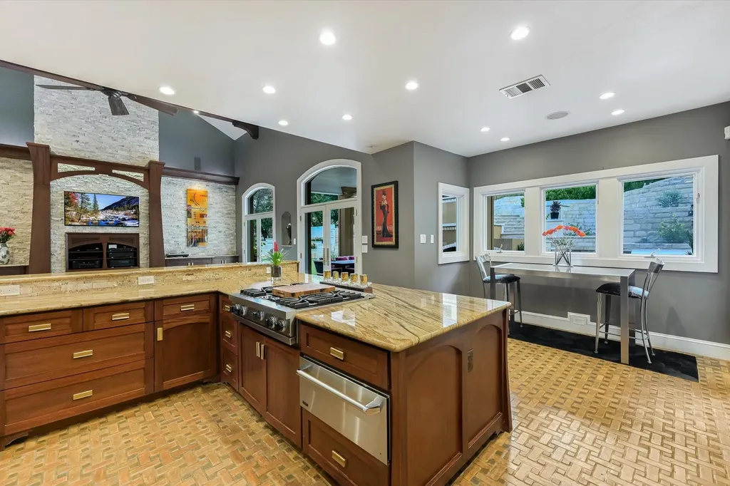 206 Las Lomas Drive West Lake Hills TX 78746