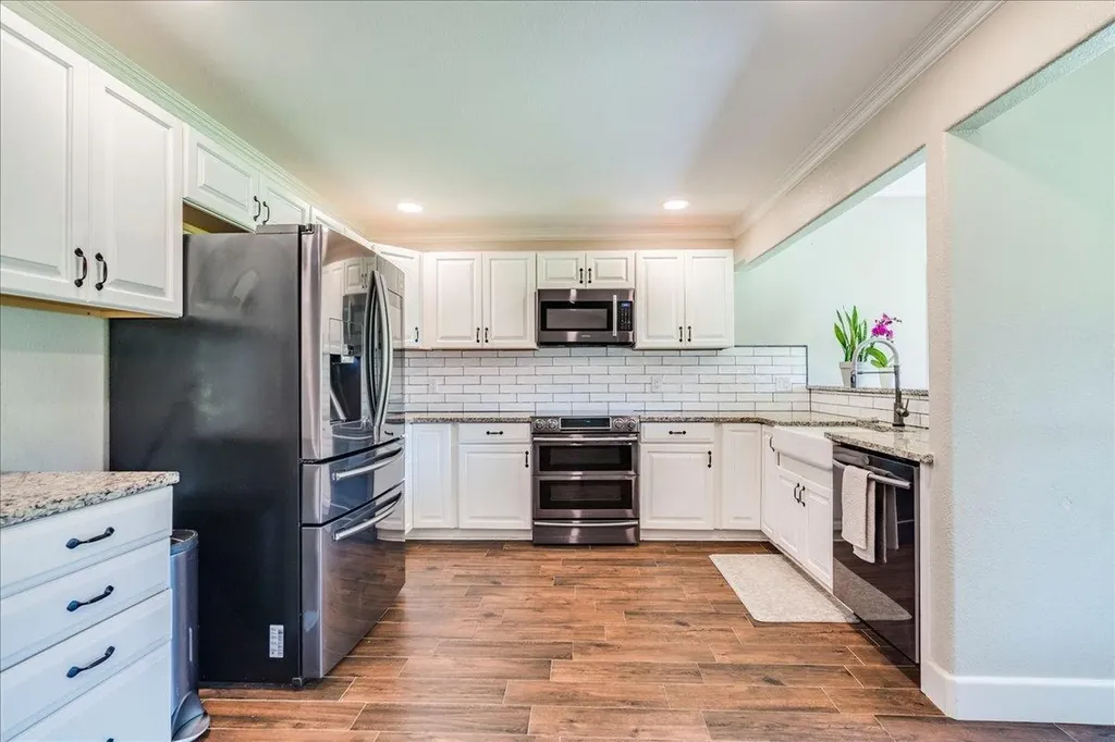 13311 Briar Hollow Drive Austin TX 78729