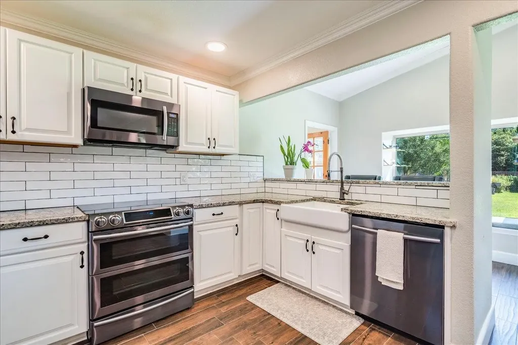 13311 Briar Hollow Drive Austin TX 78729