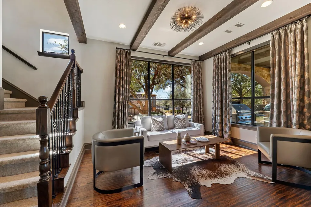 2104 University Club Drive Austin TX 78732