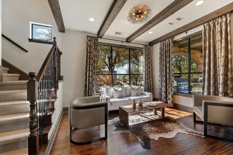 2104 University Club Drive Austin TX 78732