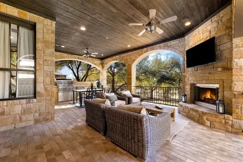2104 University Club Drive Austin TX 78732