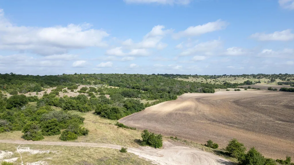 103 Fm-1047 Evant TX 76880