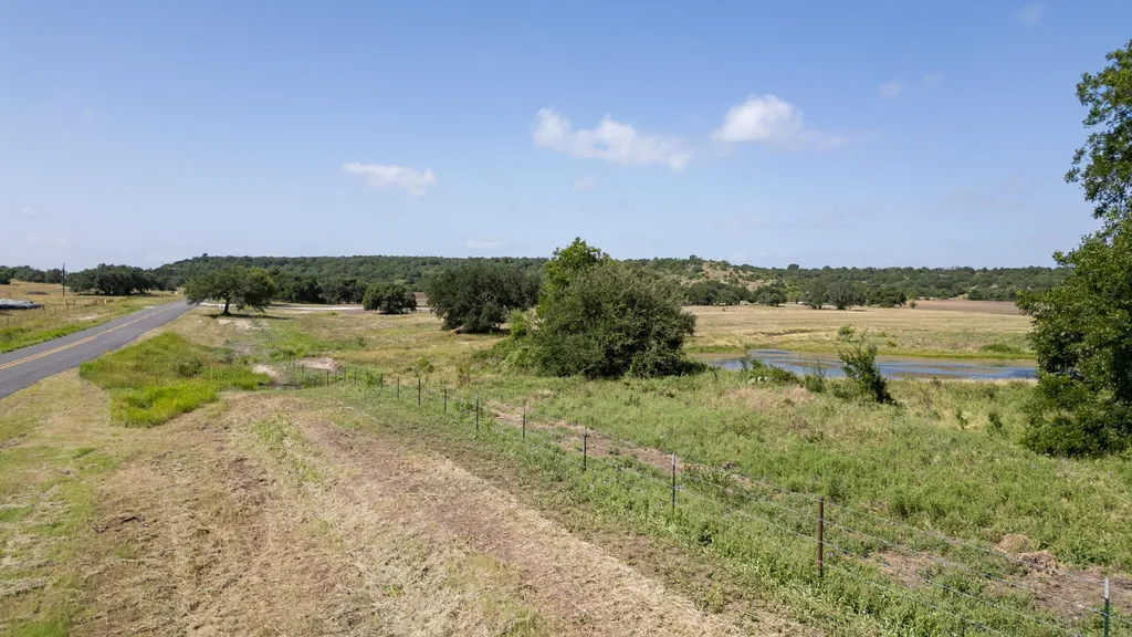 103 Fm-1047 Evant TX 76880
