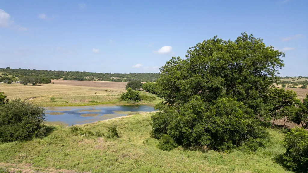 103 Fm-1047 Evant TX 76880