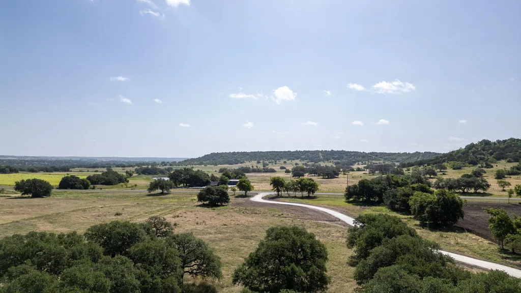 103 Fm-1047 Evant TX 76880