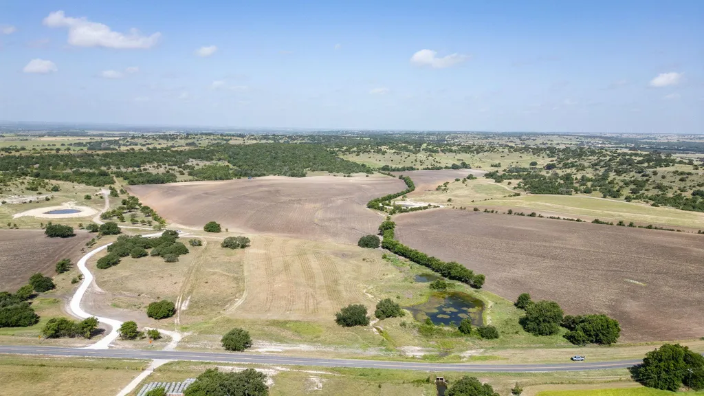 103 Fm-1047 Evant TX 76880