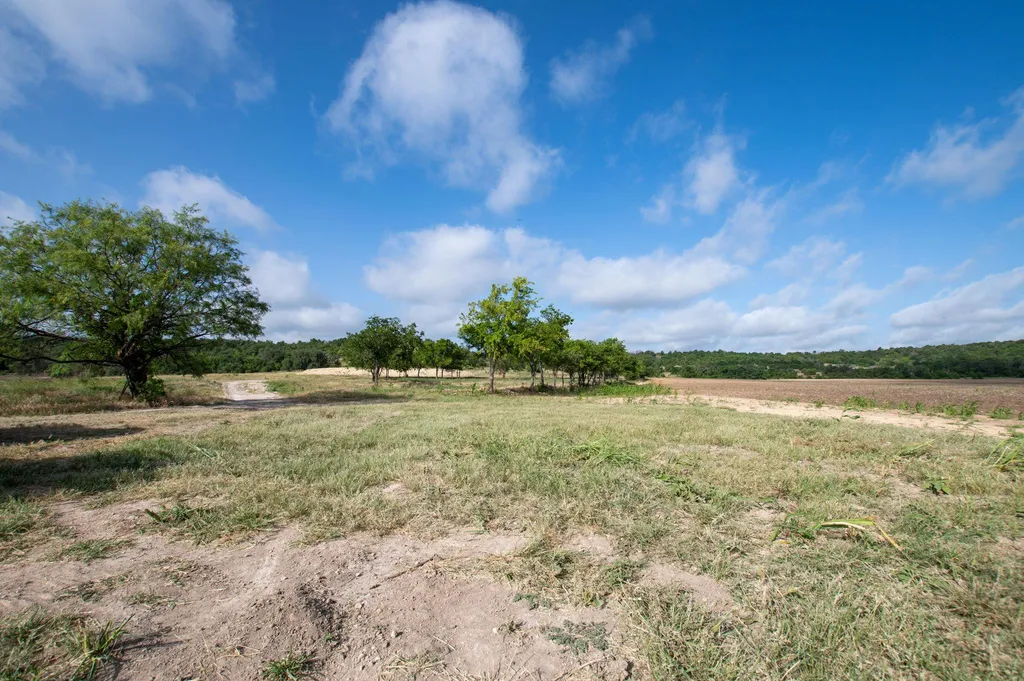 103 Fm-1047 Evant TX 76880