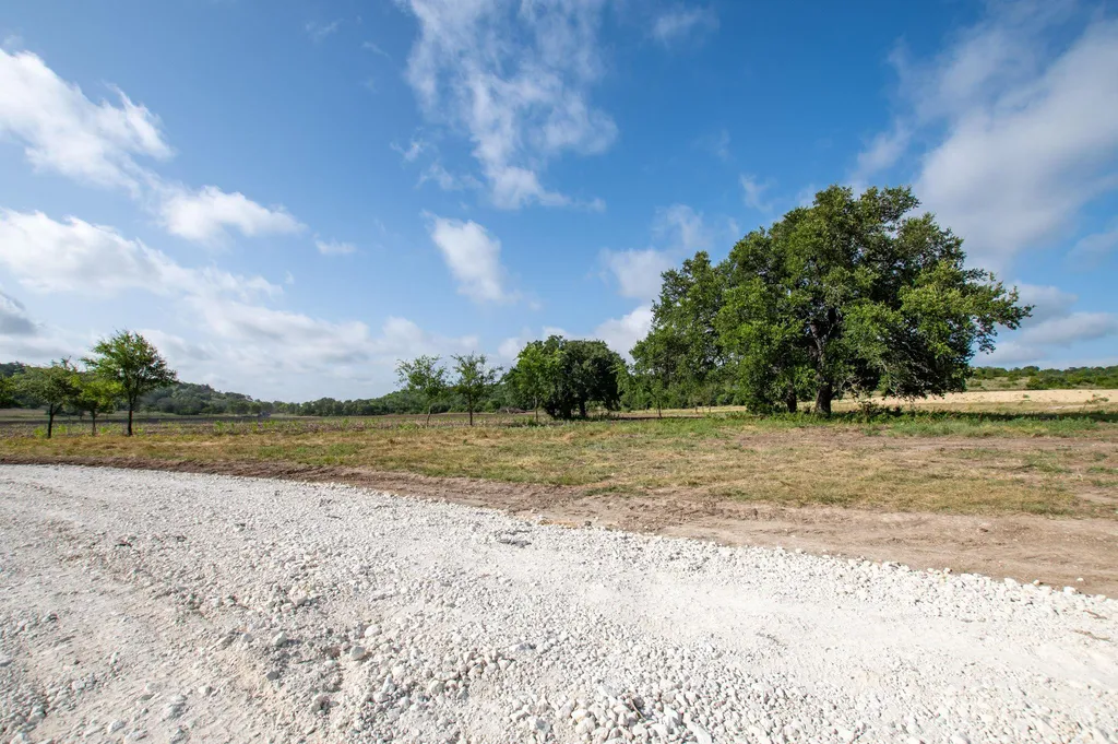 103 Fm-1047 Evant TX 76880